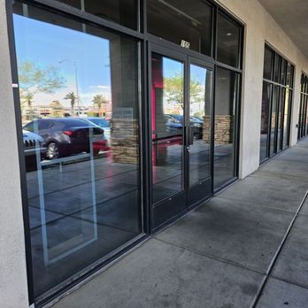T-Mobile Experience Store - The front entrance - Mobile Phones Near Me - Las Vegas, Nevada