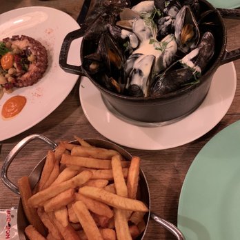 Huguette - Mussels - Seafood Near Me - Paris, 75 Huguette - Mussels - Seafood Near Me - Paris, 75