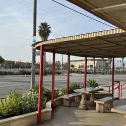 Jim's Burgers - Exterior Seating