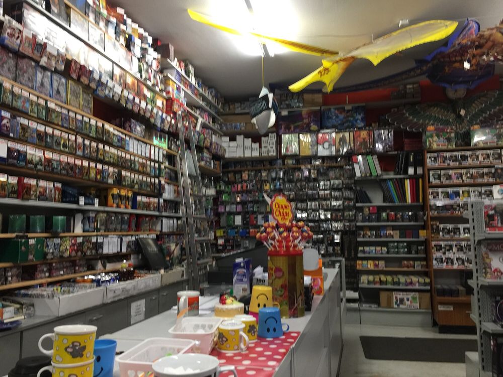 DER ANDERE SPIELELADEN Updated August 2024 12 Photos Prenzlauer