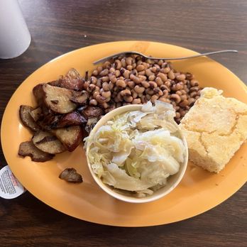 Gina's Place - Vegetable plate - black eyed peas, fried potatoes, cabbage and cornbread - Breakfast & Brunch Near Me - Jonesboro, Arkansas Gina's Place - Vegetable plate - black eyed peas, fried potatoes, cabbage and cornbread - Breakfast & Brunch Near Me - Jonesboro, Arkansas