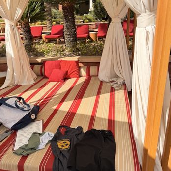 Red Rock Pool - Cabana - Lounges Near Me - Las Vegas, Nevada Red Rock Pool - Cabana - Lounges Near Me - Las Vegas, Nevada