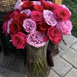 United Flower Wholesale - Roses and vase