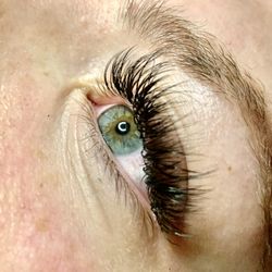 Four Season Skin Co. - American Volume Eyelash Extensions.