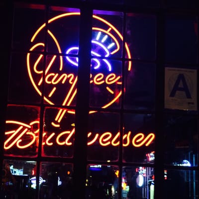 7B Horseshoe Bar aka Vazacs by null