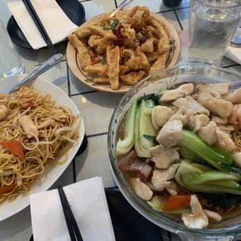 Eat Time - House special chow mien (one crispy, one soft) and salt and pepper fried squid. Yum! - Cantonese Near Me - Burien, Washington Eat Time - House special chow mien (one crispy, one soft) and salt and pepper fried squid. Yum! - Cantonese Near Me - Burien, Washington