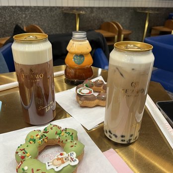 Te’amo Boba Bar - White Moustache Tea, Thai Tea Latte, Ube Mochi Donut - Bubble Tea Near Me - Chicago, Illinois