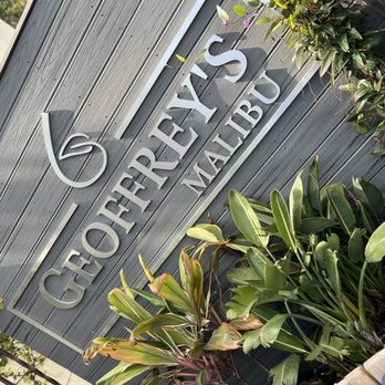 Geoffrey's Malibu - Entrance - Seafood Near Me - Malibu, California