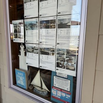 The Waterfront Grill - For sale signs for boats, right next door - American Near Me - National City, California The Waterfront Grill - For sale signs for boats, right next door - American Near Me - National City, California