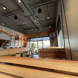 Shake Shack Marina Del Rey - The entrance facing Lincoln