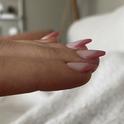 Modern Nails - Bends upwards