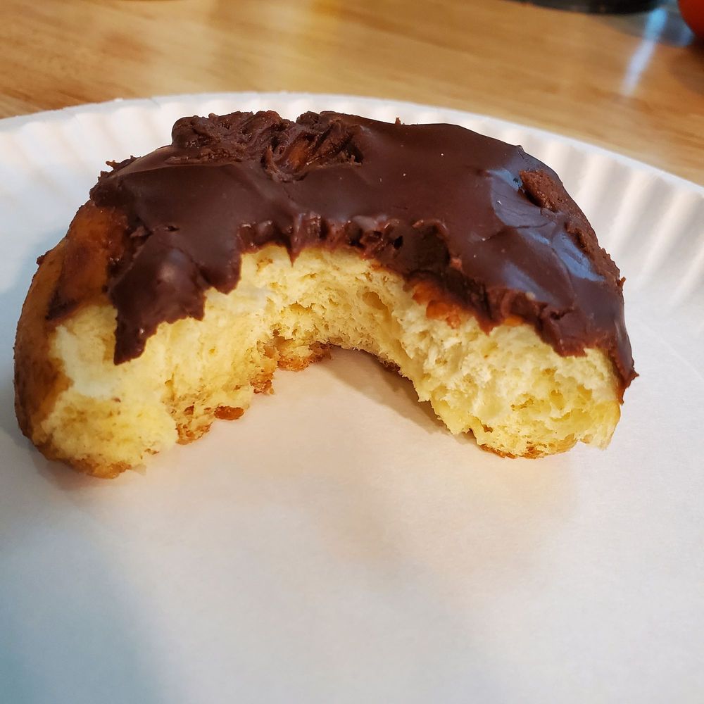 Boston cream, dry, no filling and not really a thin chocolate glaze on top Boston cream, dry, no filling and not really a thin chocolate glaze on top
