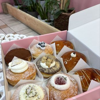 Flour Fresh Cream Donut - Tiramisu, Blueberry Milk Cream, Creme Brûlée, Sweet Potato Donut, Smores, Coffee Brûlée, Pistachio, Strawberry Milk Cream, Matcha Brûlée - Donuts Near Me - Los Angeles, California