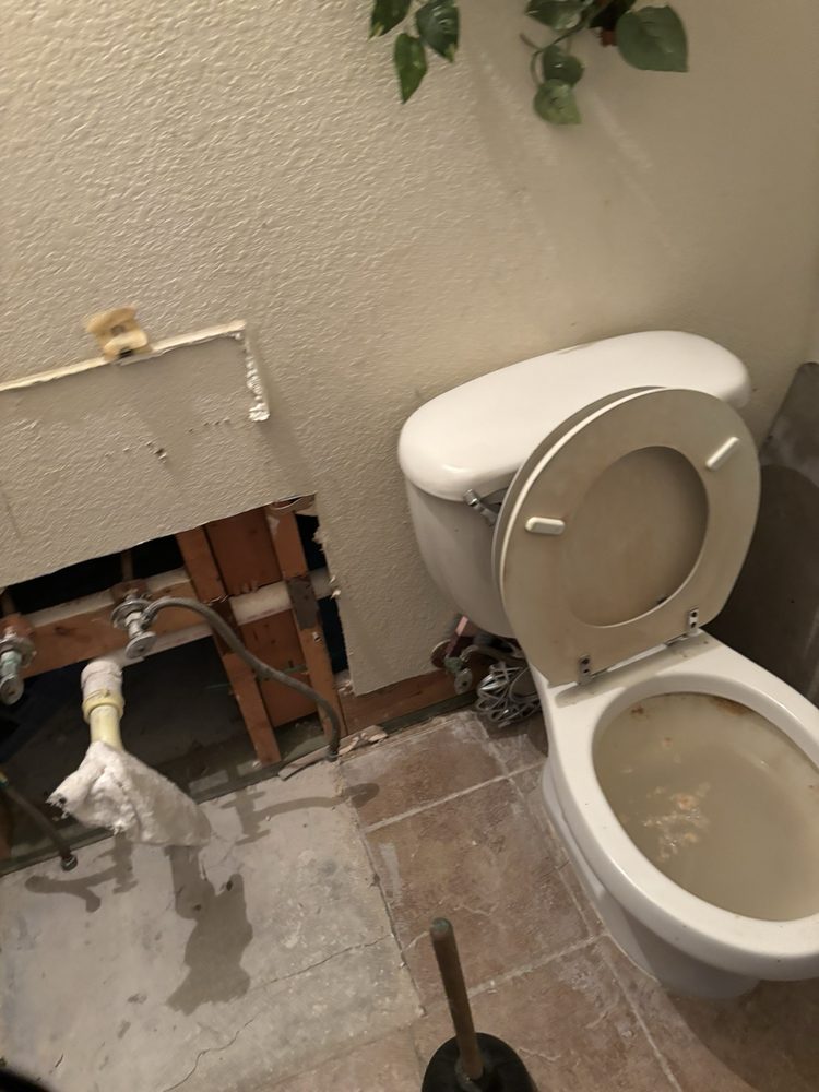Slide of Roto-Rooter Plumbing & Water Cleanup
