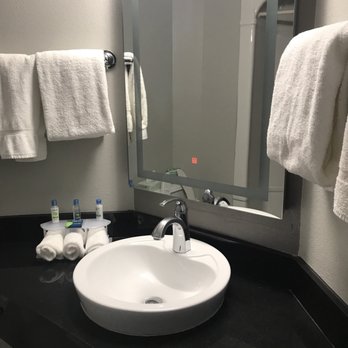 Studio Z, Ascend Hotel Collection - Hotels Near Me - Saint Robert, Missouri Studio Z, Ascend Hotel Collection - Hotels Near Me - Saint Robert, Missouri