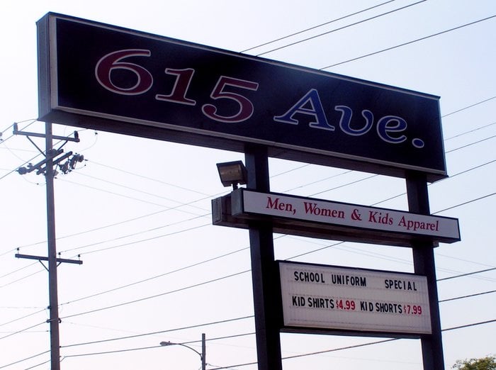 615 Ave Logo