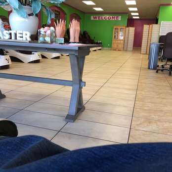 Green Nails and Spa - Clean and sleek. Very friendly - Nail Salons Near Me - Visalia, California
