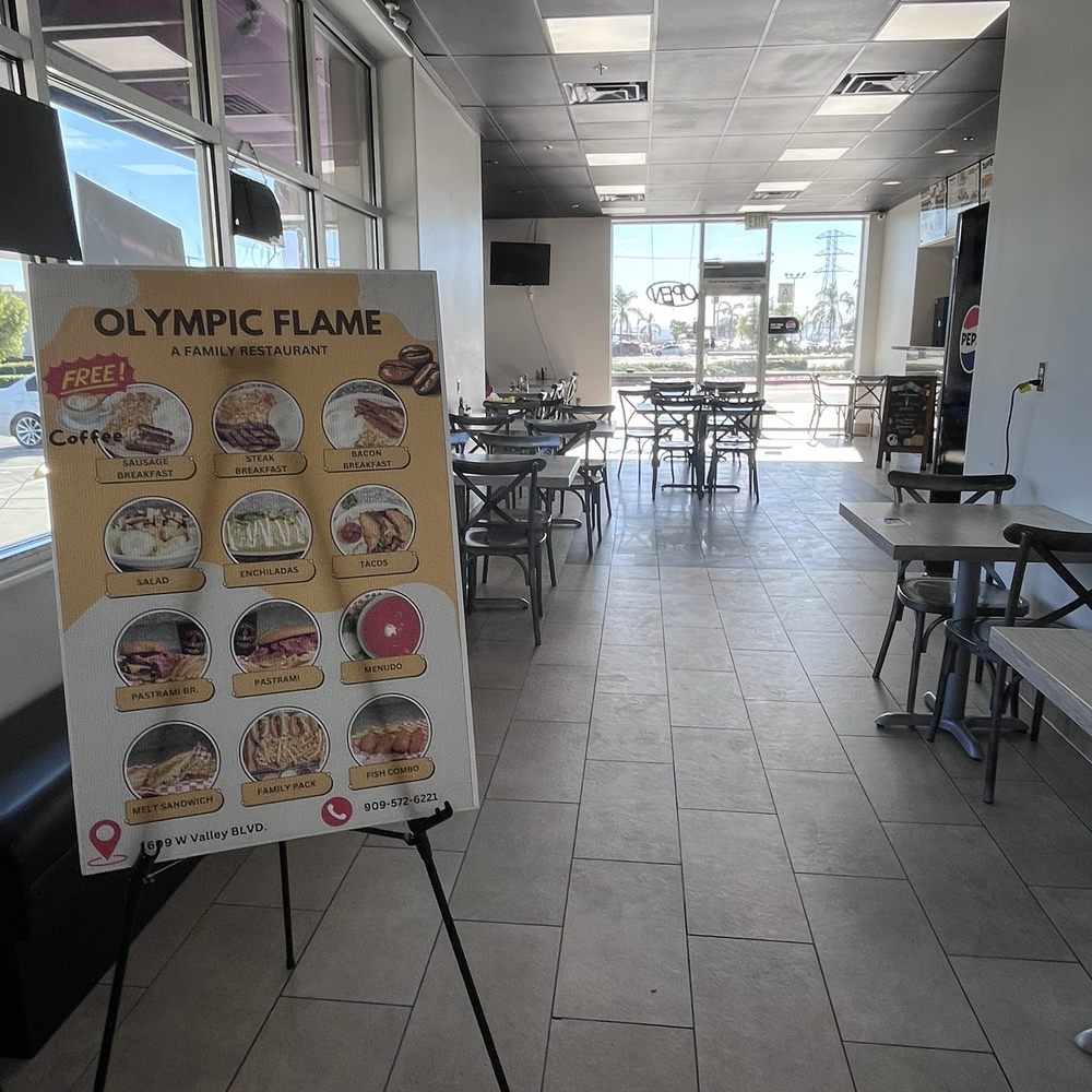 Chelo's Burgers - Hallway to the dining area from inside AM PM - Burgers Near Me - Colton, California Chelo's Burgers - Hallway to the dining area from inside AM PM - Burgers Near Me - Colton, California