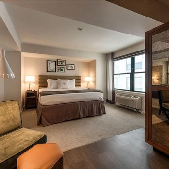 Claridge House Chicago, Tapestry Collection by Hilton - Guest room - Hotels Near Me - Chicago, Illinois