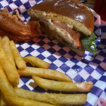 Buffalo Bar & Grill - El Diablo chicken sandwich...perfection. Just the right amount of heat. - American Near Me - Payson, Arizona