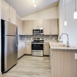 The Emerson Apartments - Cook, Eat, Live