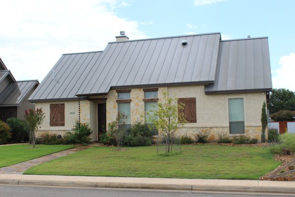 Radiant Roofing Logo