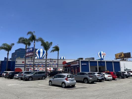 SKECHERS Warehouse Outlet by null