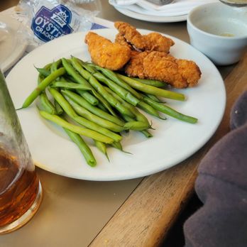 Sam's Chowder House - Kids chicken tenders and green beans - Seafood Near Me - Half Moon Bay, California