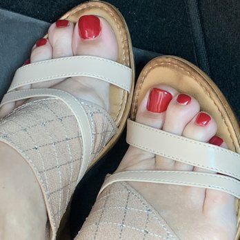 Nail Works - Fancy schmancy shiny toes! Feeling ready for a nice date night! - Waxing Near Me - Chattanooga, Tennessee