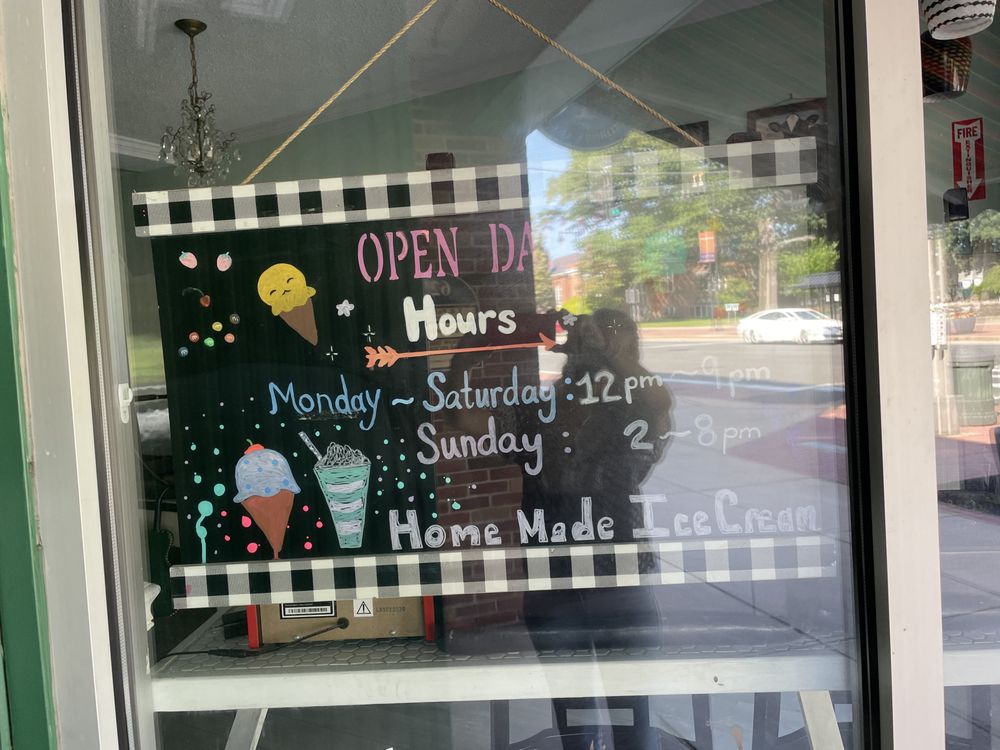 CENTER SCOOP 66 Photos & 25 Reviews 600 Block Main St, Manchester