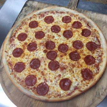 Brew Slice Bar & Grill - 16" pepperoni - Pizza Near Me - Liberty, Indiana