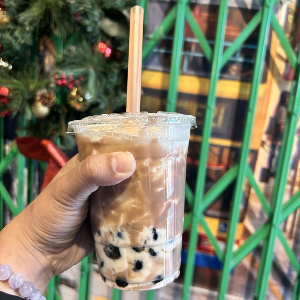 Mai Chi Lin - Fresh milk taro with boba - Hong Kong Style Cafe Near Me - Bellevue, Washington Mai Chi Lin - Fresh milk taro with boba - Hong Kong Style Cafe Near Me - Bellevue, Washington