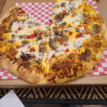 1872 Cafe - Suzy B breakfast pizza - Cafes Near Me - Rochester, New York