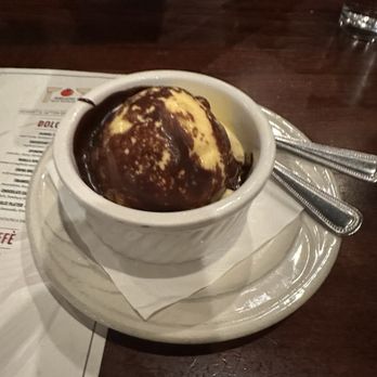 Andiamo - Complimentary birthday ice cream - vanilla sundae - Bars Near Me - Woodbury, Minnesota