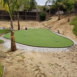 3-hole putting green.