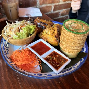 Jintana Thai Farmhouse - Thai Near Me - Brooklyn, New York