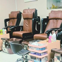 Top Nails - Full Pedicure and Polish Accommodations