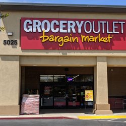 Grocery Outlet - Store front.