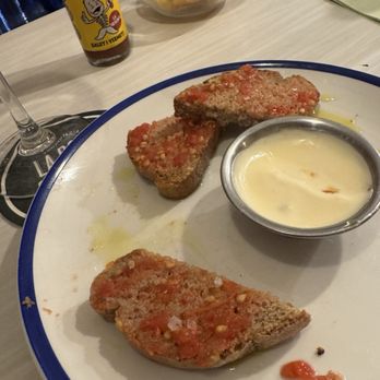 Vermutería La Rosa - Pan con tomate y aioli - Tapas Bars Near Me - Palma, PM Vermutería La Rosa - Pan con tomate y aioli - Tapas Bars Near Me - Palma, PM