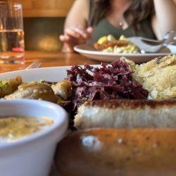 Gustav's - Bratwurst Sausage Duo