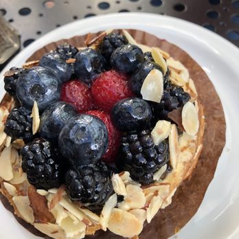 Urth Caffe - Bavarian Fruit Tart - Coffee & Tea Near Me - Laguna Beach, California