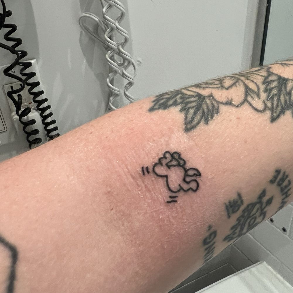 Irritated skin from being wrapped incorrectly and not shaved before tattooing - most painful saniderm removal ever :(