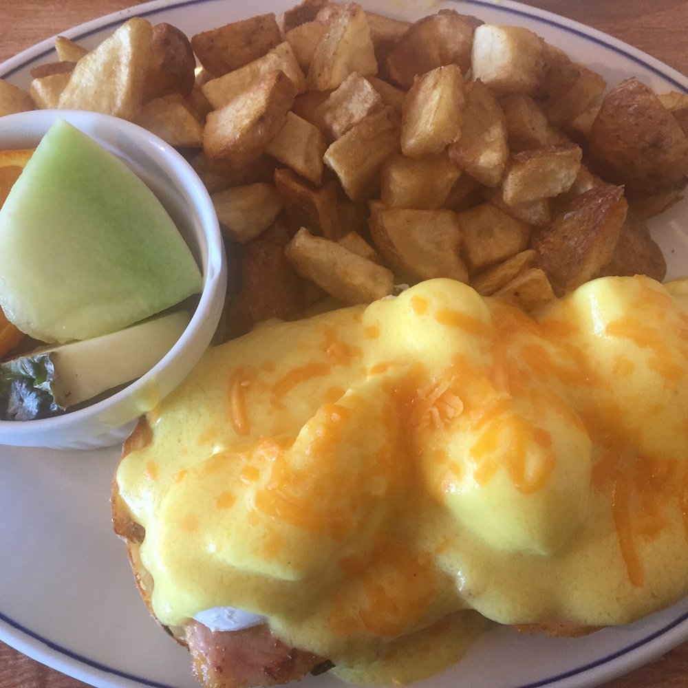Barb's Country Kitchen - Eggs Benedict with "fresh cut" homefries. - Burgers Near Me - Orangeville, Ontario