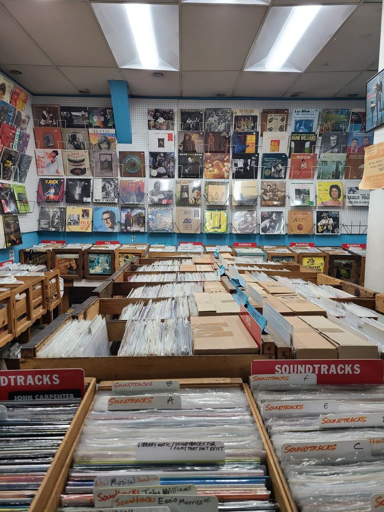 WUXTRY RECORDS & CD EXCHANGE 28 Reviews 197 E Clayton St, Athens