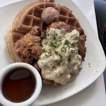 Cafeteria 15L - Chicken and Waffle - Breakfast & Brunch Near Me - Sacramento, California