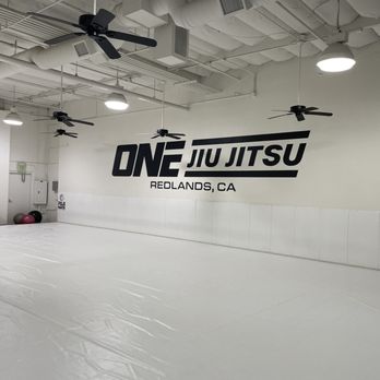 One Jiu Jitsu - Redlands - Large training area - Brazilian Jiu-jitsu Near Me - Redlands, California One Jiu Jitsu - Redlands - Large training area - Brazilian Jiu-jitsu Near Me - Redlands, California