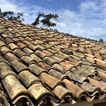Sierra Soft Wash - Roof before cleaning. - Window Washing Near Me - Temecula , California