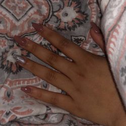 Sky Nails & Spa - Full set w reg polish