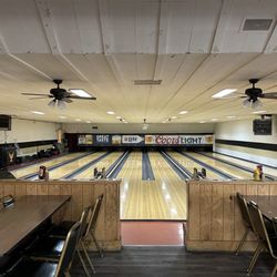 Set  'Em Up Lanes & Lounge