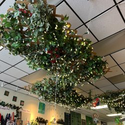 Tinker's Rainforest Deli - Ceiling "art"